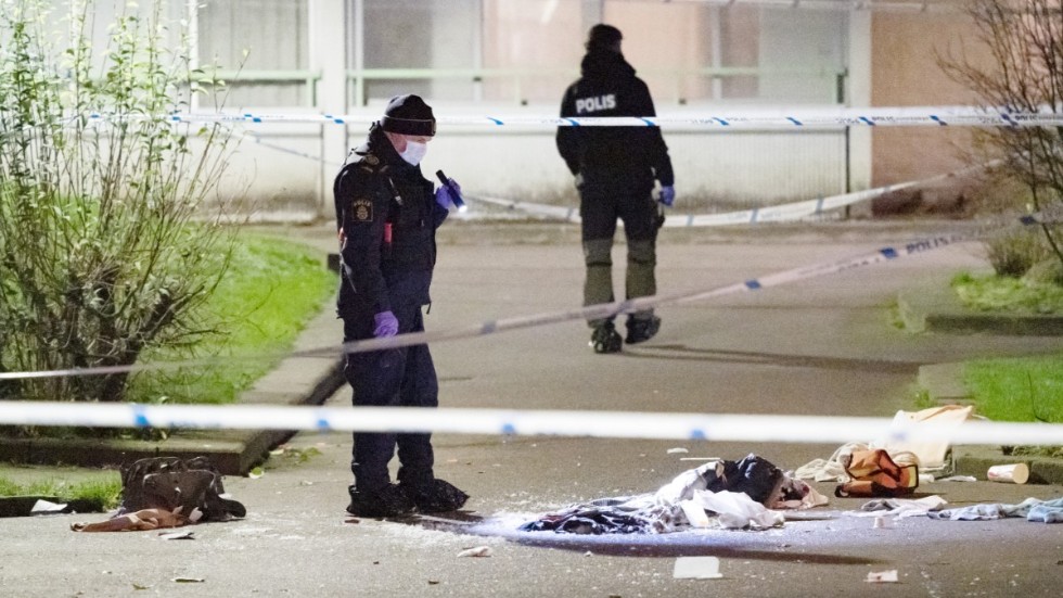 Polisen på plats efter skottlossningen i Hyllie i Malmö i torsdags kväll. Arkivbild.