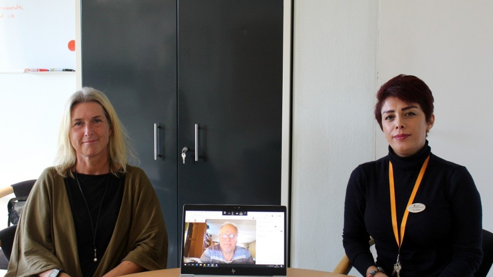 (Från vänster) Anna Ljungqvist, Omed Alassafi och Ida Edman tycker att modersmålsundervisning är viktigt och ger resultat för elevernas utveckling i alla skolämnen. 