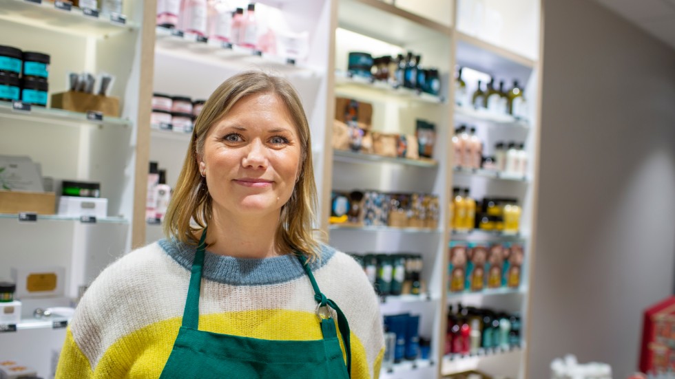 Jillanda Brandt har ägt The Body Shop i Visby i åtta år. Hon gläds över hur mycket mer yta hon får i de nya lokalerna.