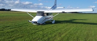 Flygplan kraschade på noshjulet