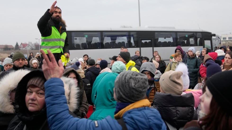 Hundratusentals har flytt till Polen via gränsstaden Medyka.