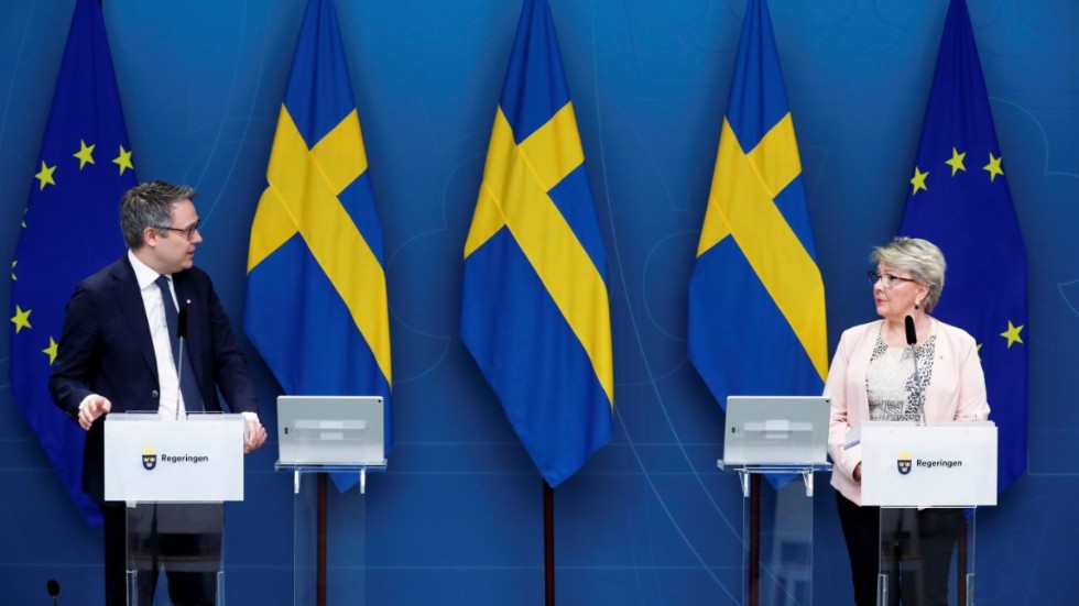 STOCKHOLM 20220401Bostadsminister och biträdande arbetsmarknadsminister Johan Danielsson och Arbetsmiljöverkets generaldirektör Erna Zelmin varnar för att ukrainska flyktingar kan utnyttjas på svensk arbetsmarknad.
