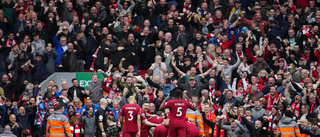 Liverpool spelar "God save the King" inför matchen