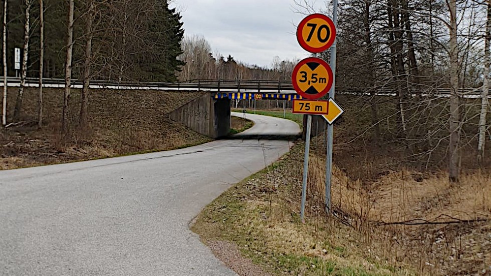 Här, på vägen till badplatsen vid Nossen, är hastigheten 70 km/h. Det saknas gång- och cykelväg och insändarskribenten är orolig för hur det ska bli i sommar.