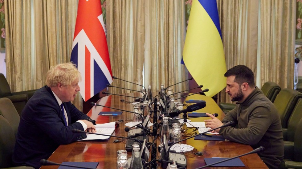 Storbritanniens premiärminister Boris Johnson och Ukrainas president Volodymyr Zelenskyj höll samtal i Kiev under lördagen.