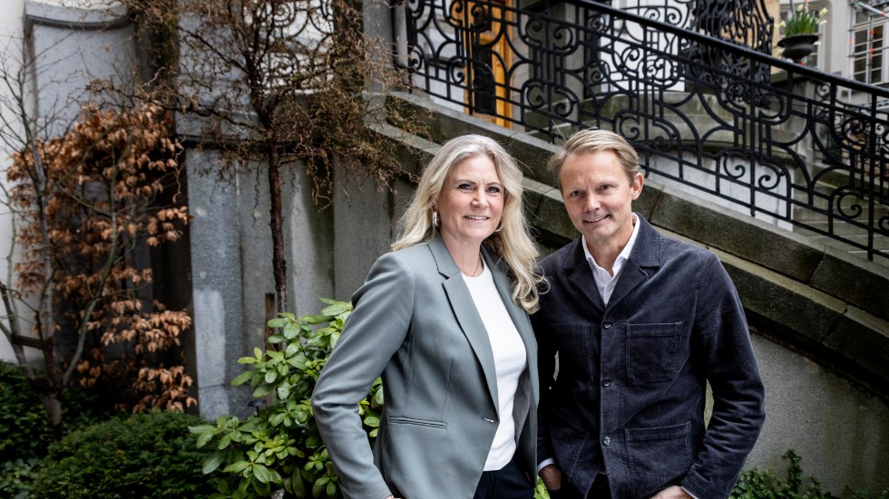 Camilla Kvartoft och Felix Herngren leder SVT:s nya programsatsning "Samhällskollaps".
