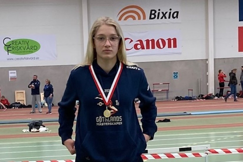 Emilia Håårdh är en talang i friidrott. Nu är hon topprankad på 80 meter. 