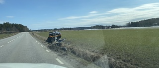 Omkörning bakom olyckan på Arkösundsvägen – man allvarligt skadad