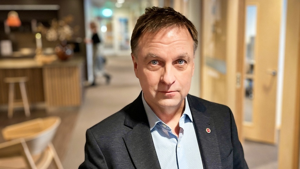 Skellefteå councilor Lorents Burman (S) welcomes Larsson's proposals for state action on housing construction, urging swift implementation.