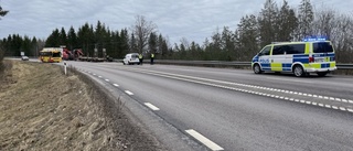 Lastbil i vägrenen på E22 - vägen stängdes aldrig