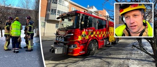 Larm om brand i flerfamiljshus – räddningstjänst larmades