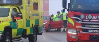 Två personer till sjukhus efter olycka