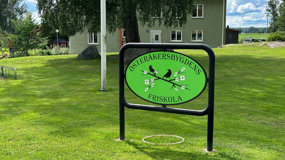 Österåkersbygdens friskola i Vingåkers kommun skulle i ett nytt förslag behöva följa offentlighetsprincipen. Men inte lika mycket som Kunskapsskolan i Katrineholm. 