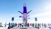 Spektakulär show på isvägen lockade Luleåborna