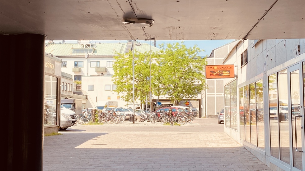 Kungsplan i Eskilstuna. I dag en parkering, i framtiden en park?