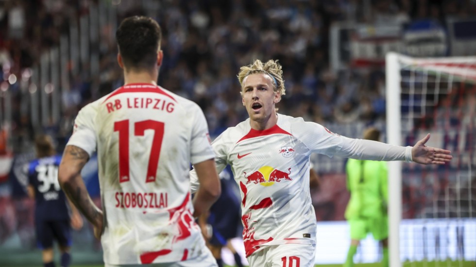 Emil Forsberg jublar tillsammans med Dominik Szoboszlai (17) efter sitt 1–0-mål i 3–2-segern över Hertha Berlin.