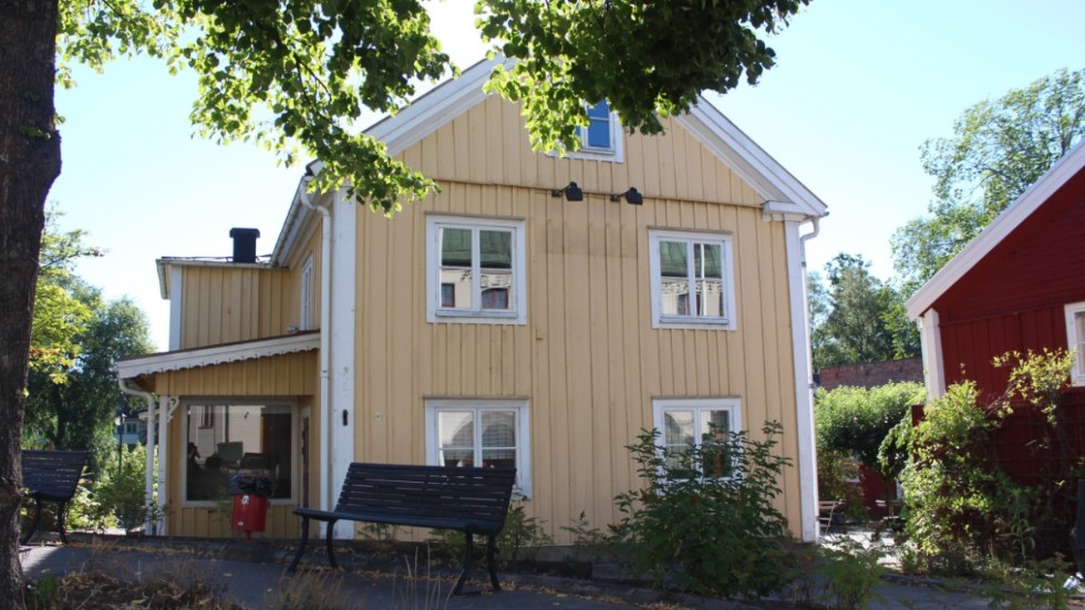 Under månaden fram till valet har Vänterpartiet hyrt huset Dalkulla för att ha som samlingslokal och valstuga. Den nya hyresgästen blir Landets goda, som driver lanthandel och hotellverksamhet i Kisa wärdshus.