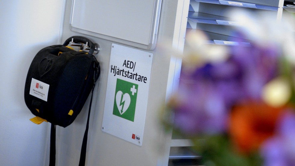– "Forskning visar att upp till 70 procent fler liv skulle kunna räddas om hjärt-lungräddning startas direkt och en hjärtstartare används inom tre till fem minuter", skriver Gunilla Forsell, ordförande Riksförbundet HjärtLung Skellefteå.