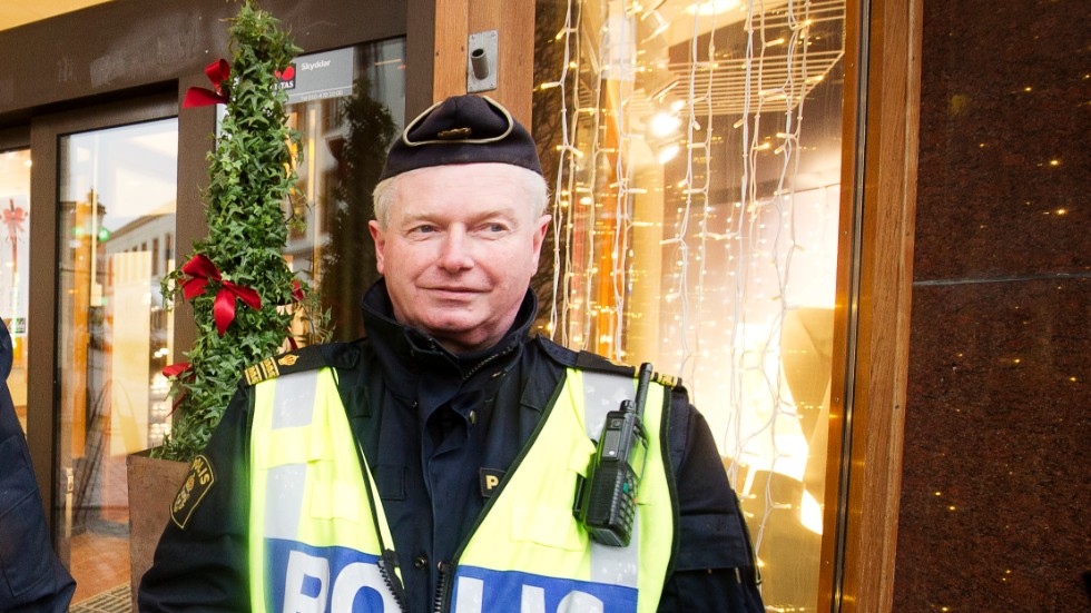 Calle Ekberg, gruppchef på trafikpolisen i Nyköping, konstaterar att många halkolyckor hade kunnat undvikas med lägre hastighet och längre avstånd till framförvarande bil.