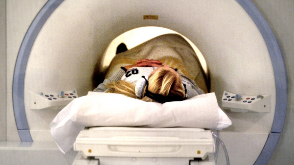 Patienten som genomgick en magnetröntgen vid Sunderby sjukhus när röntgensjuksköterskan fastnade och skadades berättar om de dramatiska minuterna. (Bilden är en arkivbild).