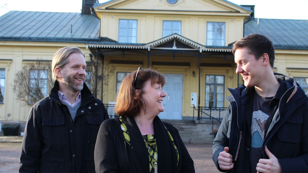 Tomas Ahlström, Carola Råström och Alexander Milton är entusiastiska inför Valla folkhögskolas satsning på dataspelsutveckling. 