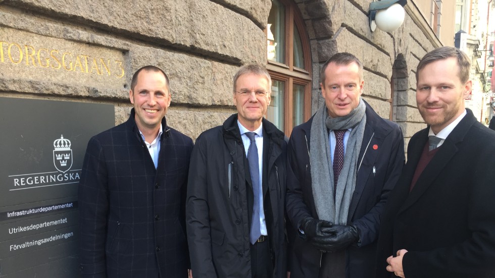 Kommunstyrelsens ordförande Erik Pelling (S), landshövding Göran Enander, energiminster Anders Ygeman (S) och regionråd Björn-Owe Björk (KD).