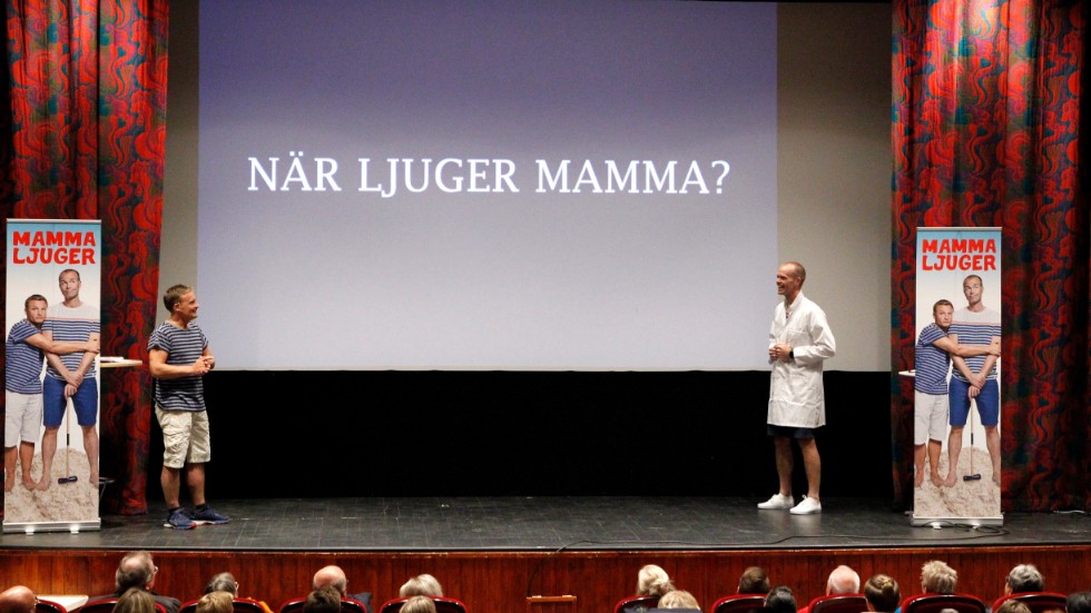 Jan Bylund och Mattias Lundberg Bjöd på en riktig skrattfest där "mamma" med sina olika roller och superkrafter diskuterades från alla möjliga vinklar.