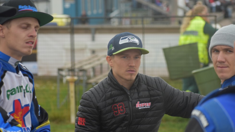 Coronaviruset ställer till det för Oliver Berntzon och de övriga speedwayförarna.