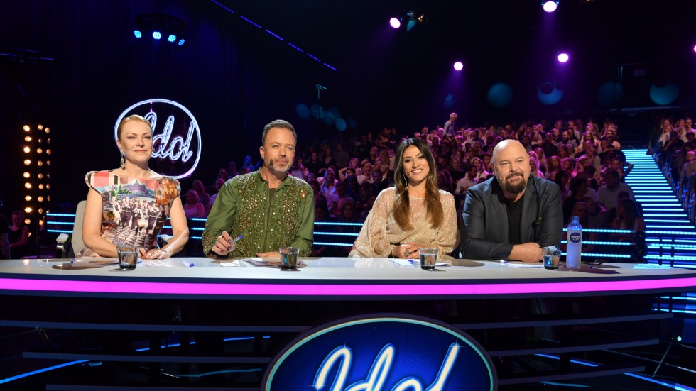 Kishti Tomita, Alexander Kronlund, Nikki Amini och Anders Bagge, i "Idol"-juryn, hade chansen att ge Kim Lilja ett så kallat wild card i fredagsfinalen.