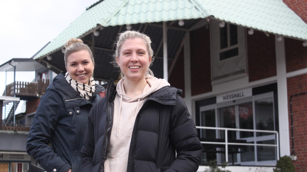 Sara Rundberg Greén och Emma Blixt utgör hälften av arrangörsstaben, som gläds åt ny och större lokal i Mässhallarna.
