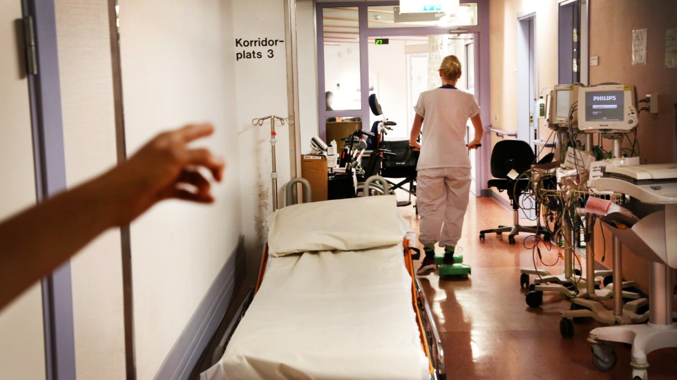 När pandemin äntligen blåser över kommer Sörmland stå med en stor vårdskuld som måste betalas tillbaka, skriver oppositionspartiernas M, KD och L.