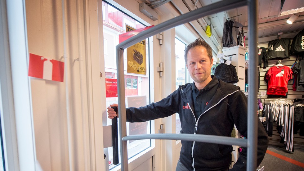 – Tjuvarna lyckades inte få upp dörren till Team Sportia butiken säger, Jim Johansson