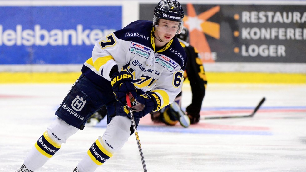 Christoffer Törngren har skrivit på för två nya år med HV71. 