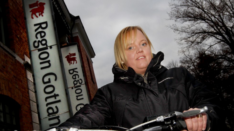 Jenny Iversjö hoppas att en renovering av busshållplatsen kommer att bidra till hållbart resande. 