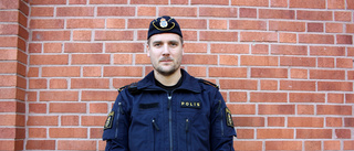 Johan gillar jobbet som utryckande polis