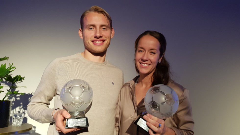 Villiam Dahlström och Camilla Ronström tilldelades GA-bollen och GA-trofén – priserna till öns bästa dam- och herrspelare.