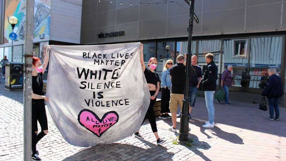 En solidaritetsyttring i Västervik med den amerikanska Black Lives Matter-rörelsen. 