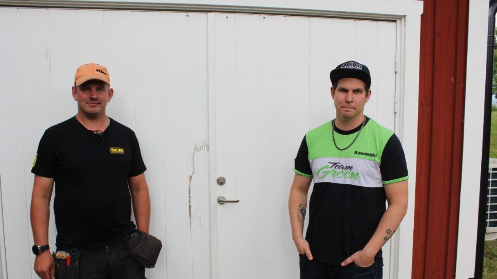 Jonas Arding och Niklas Pettersson har båda blivit av med sina motorcyklar. I båda fallen stals de ur låsta garage.