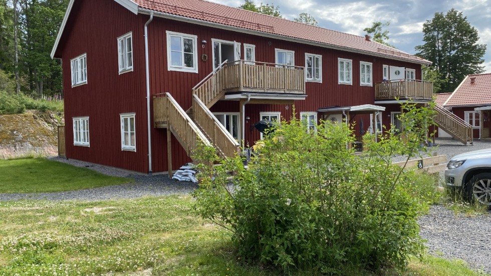 I Stavsjö har det byggts 8 + 12 lägenheter så att äldre kan bo kvar. De flyttar in i en lägenhet och säljer sitt hus till en barnfamilj, en positiv flyttkedja, skriver Anders Beckman.