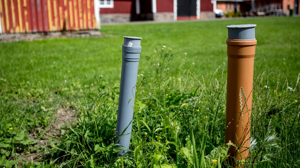 Runt 200 enskilda avloppslösningar och fastigheter kontrolleras varje år i Vimmerby kommun. Runt hälften behöver åtgärdas för att bli godkända. Annars kan det tillsist leda till utsläppsförbud. 2021 riktar inspektörerna blicken mot Frödinge och Locknevi.