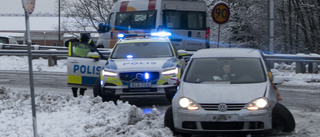 Väg stängdes av efter trafikolycka