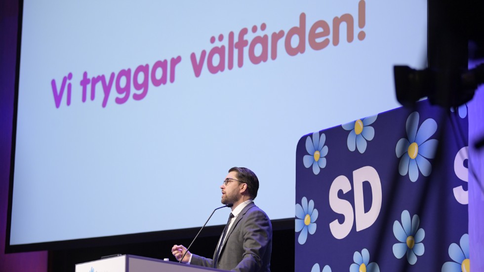 Dagens debattör är aktiv i SD och han menar att de "räddas parti"  nu snart är Sveriges största parti. 