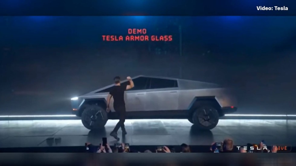 Teslas nya pickup heter Cybertruck, och visst ser den ut att vara hämtad från cybervärlden.