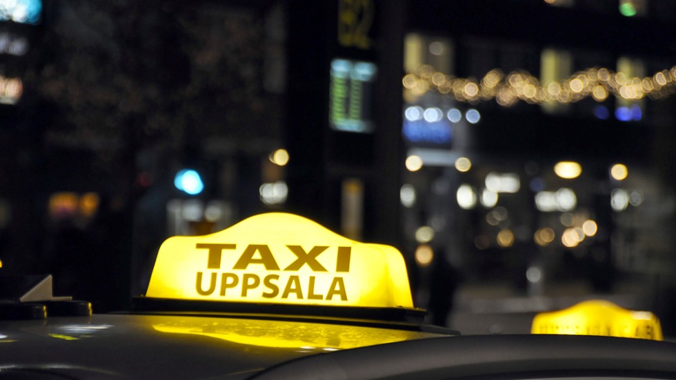 Enligt uppgifter till UNT ska Uppsala kommun tidigt ha känt till att ett av taxibolagen inte hade tillräckligt med chaufförer.