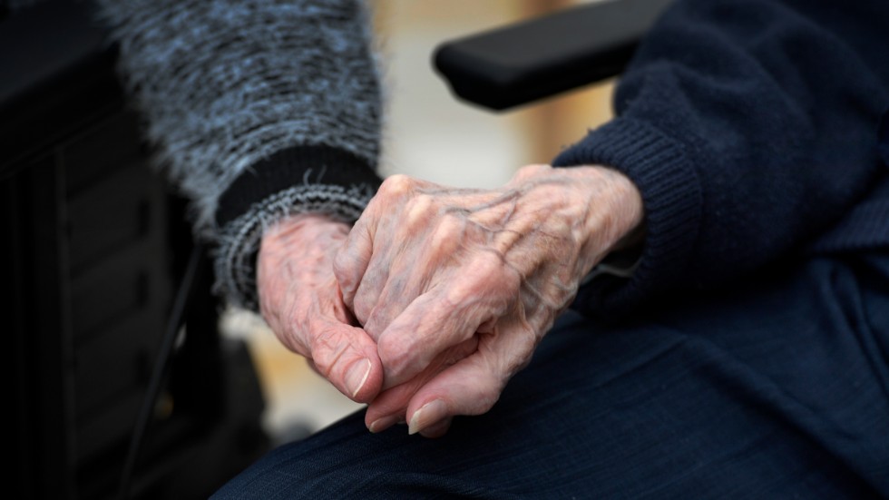 Närmare 200 000 personer över 80 får idag äldreomsorgsinsatser.