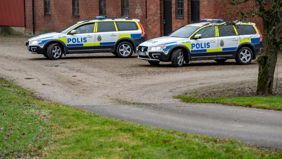 Polis på plats och knackar dörr på Österlen i Skåne i januari i samband med en serie rån mot avsides belägna bostäder på Österlen och Söderslätt. Arkivbild.