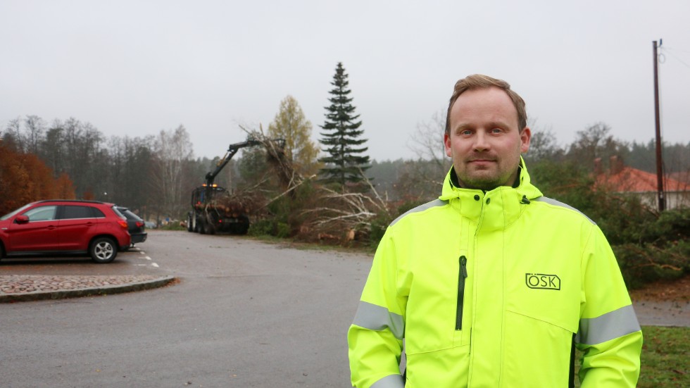 Arbetet med att skapa 40-talet nya parkeringsplatser hoppas projektledaren Simon Råsbacken på ÖSK ska vara avslutat vid juletid.