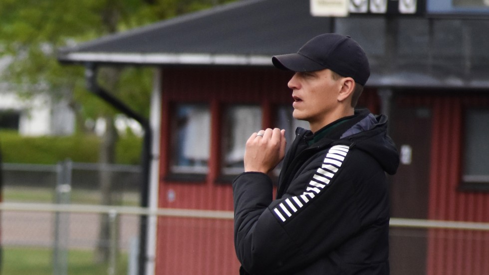 Jerker Einarsson, tidigare tränare för Hultsfreds FK, nu i Myresjö/Vetlanda, vill att laget slåss i toppen av division 4. 