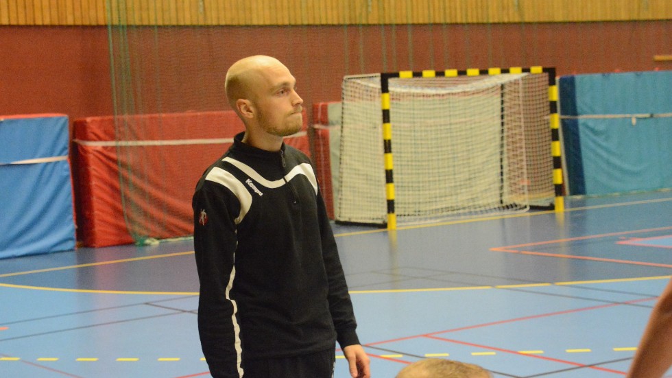 Jesper Rüdiger vid sidlinjen i senaste matchen mot Kalmar. 