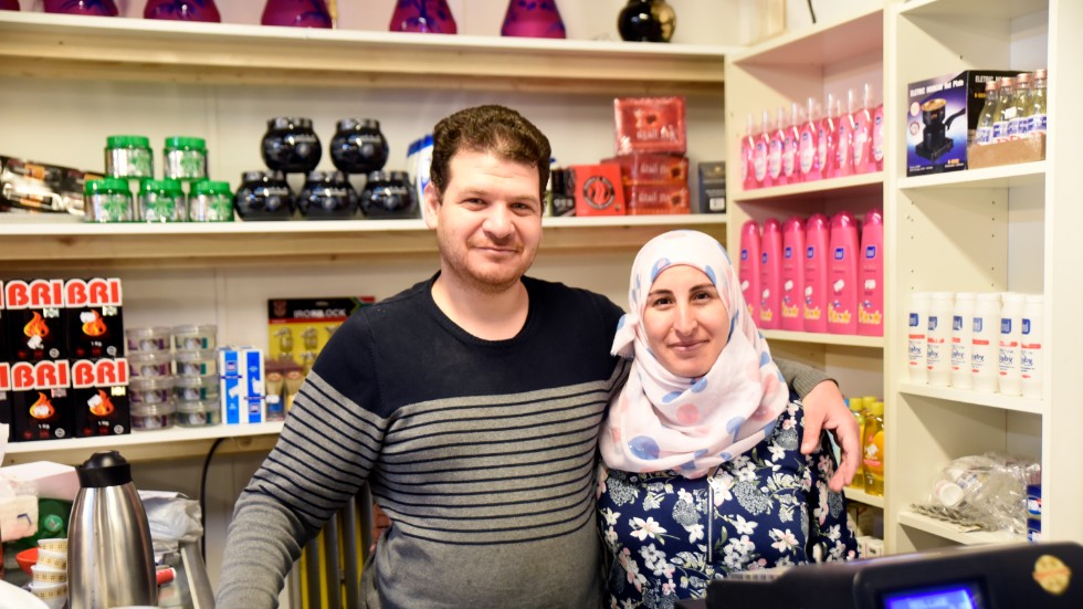 Mohammed Alsaleh i sin butik, Ali Livs, som är uppkallad efter sonen Ali.